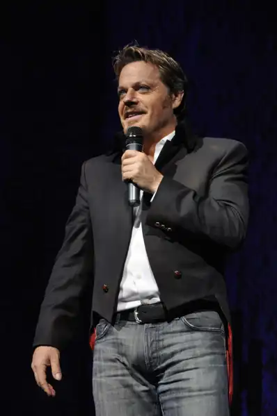 Watch and Download Believe: The Eddie Izzard Story 7