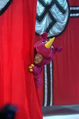 Watch and Download Death to Smoochy 12