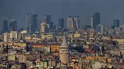 Watch and Download Ecumenopolis: City Without Limits 8