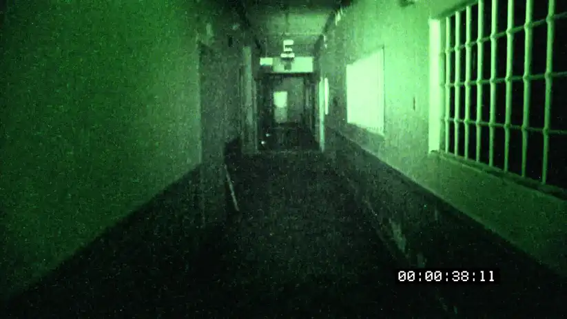 Watch and Download Grave Encounters 16