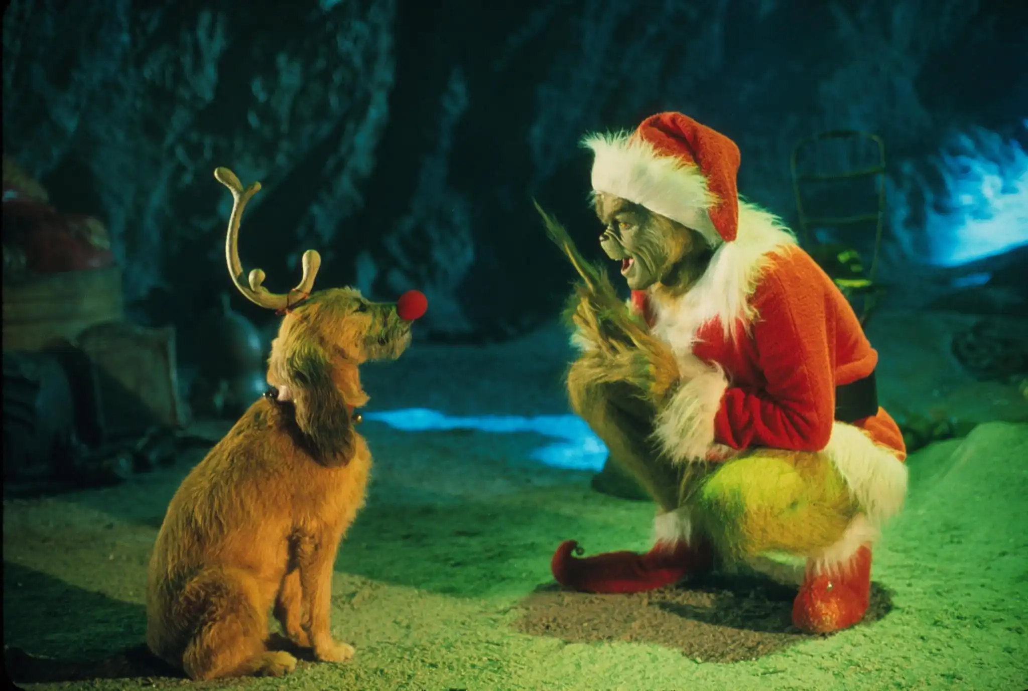 Watch and Download How the Grinch Stole Christmas 7