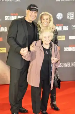 Watch and Download Max Schmeling 9