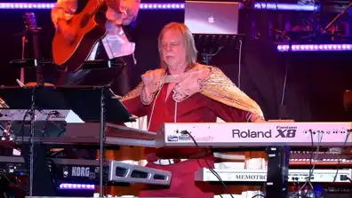 Watch and Download Rick Wakeman: The Six Wives Of Henry VIII 1