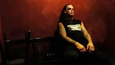 Watch and Download Vampiro: Angel, Devil, Hero 1